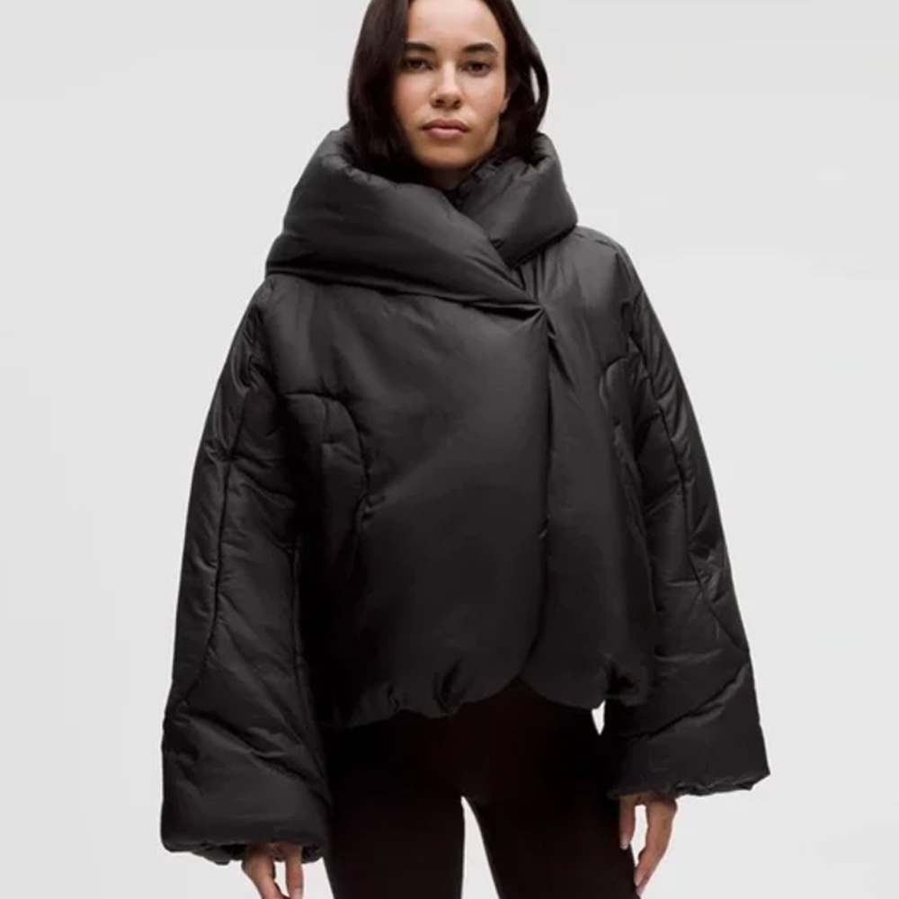 Lululemon Hooded Insulated Wrap Puffer Jacket in Black